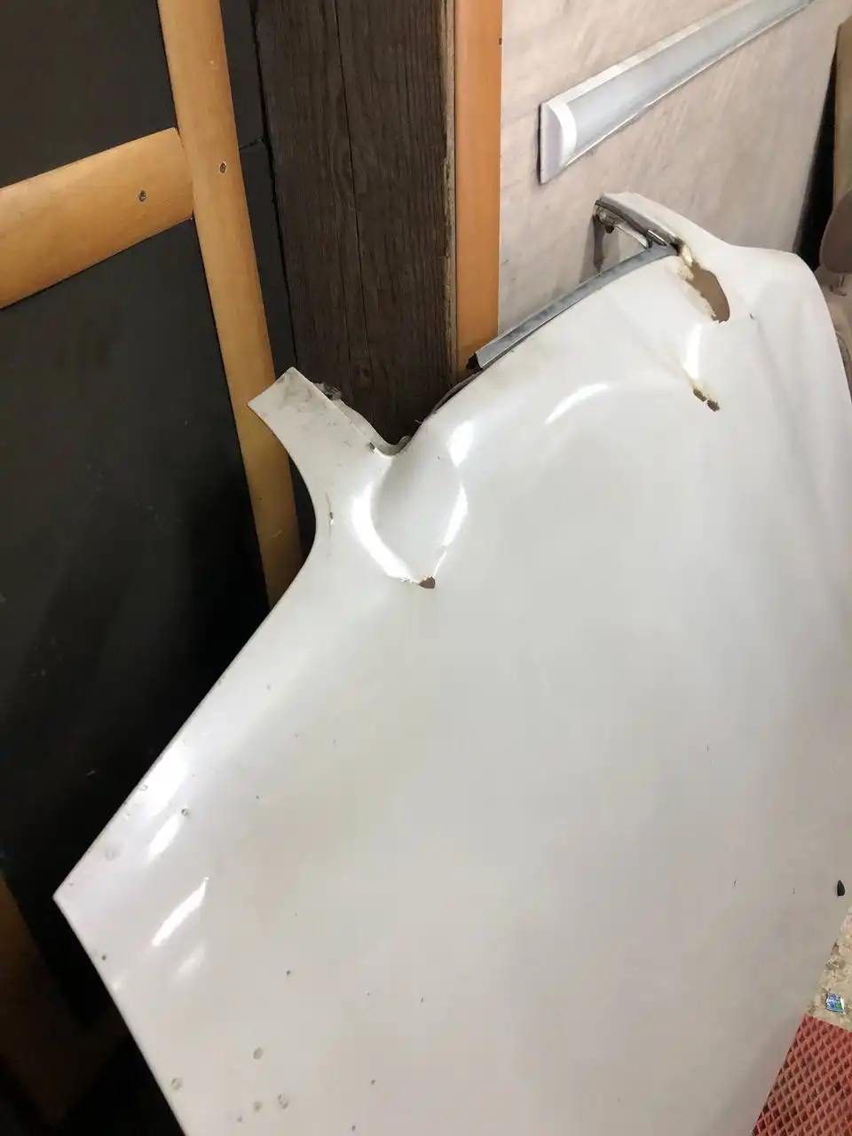 Крыло и капот Volvo S40 под ремонт - Кузовные запчасти (Запчасти) в Иркутск