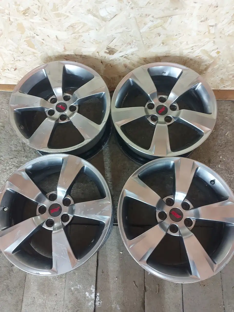 Продажа автомобильных дисков и резины Subaru STI, Toyota и других - Запчасти (Авто) в Иркутск