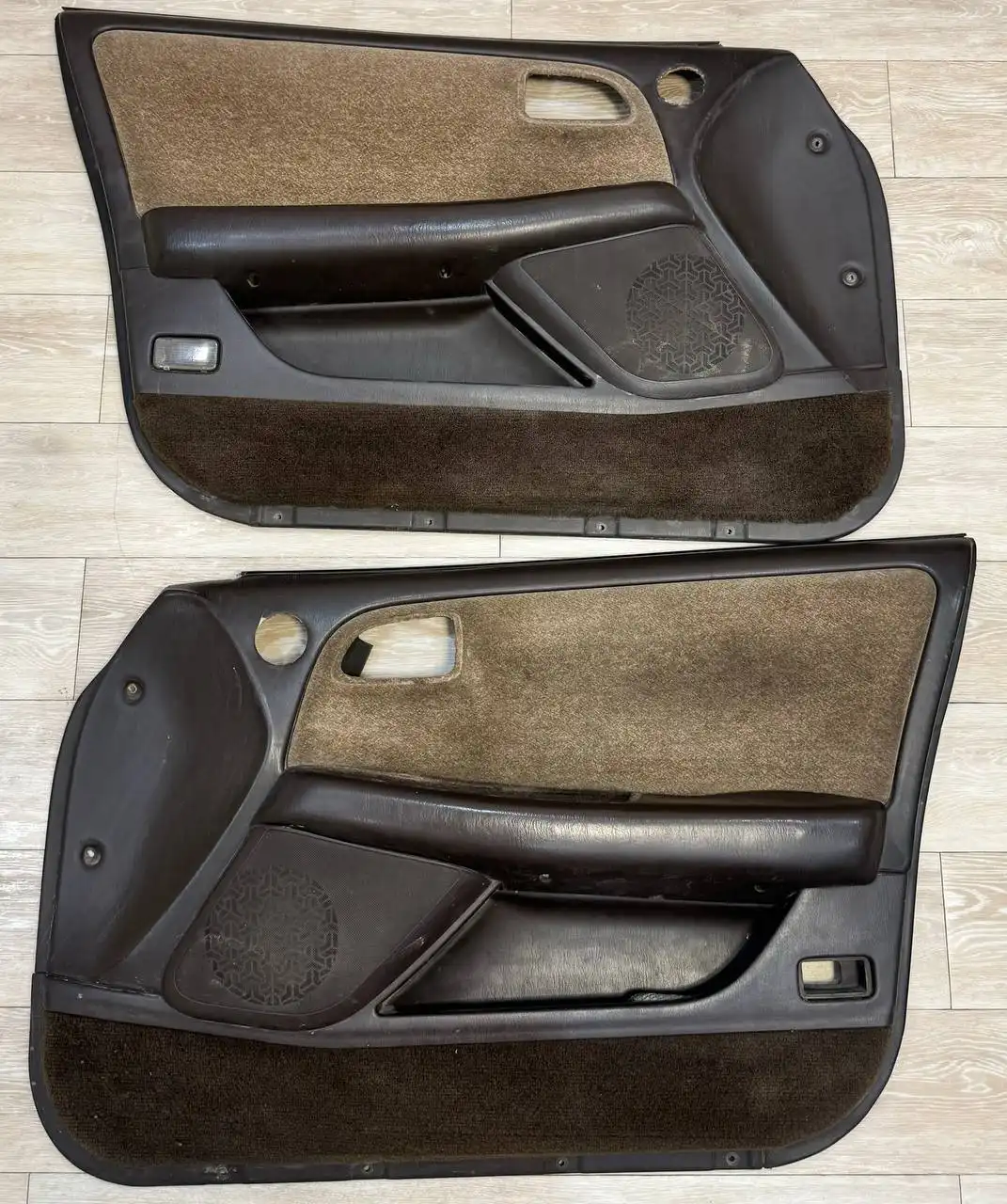 Дверные карты Марк 90 в нормальном состоянии - Запчасти (Авто) в Иркутск