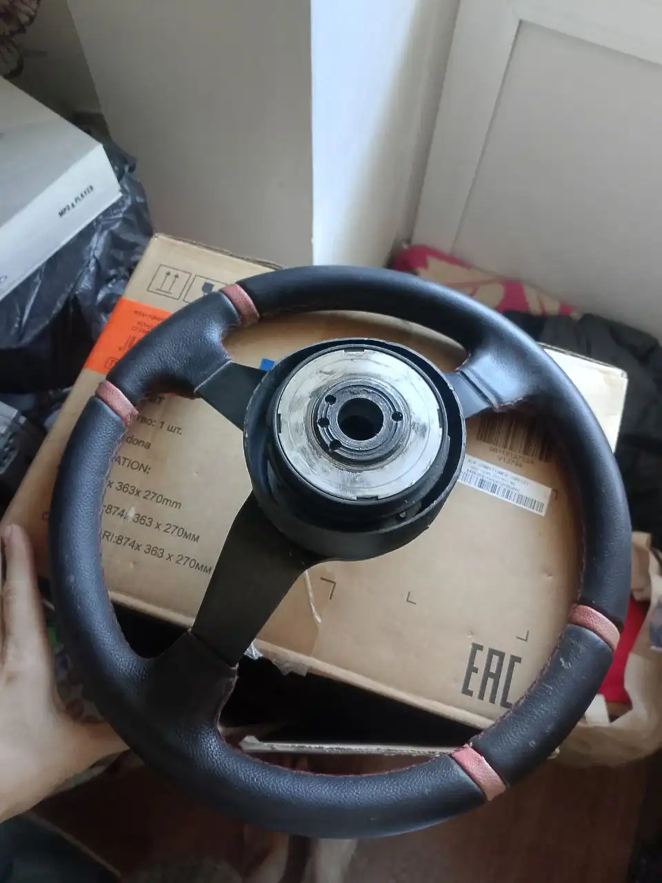 Руль спорт со стаканом на Toyota - Запчасти (Авто) в Иркутск