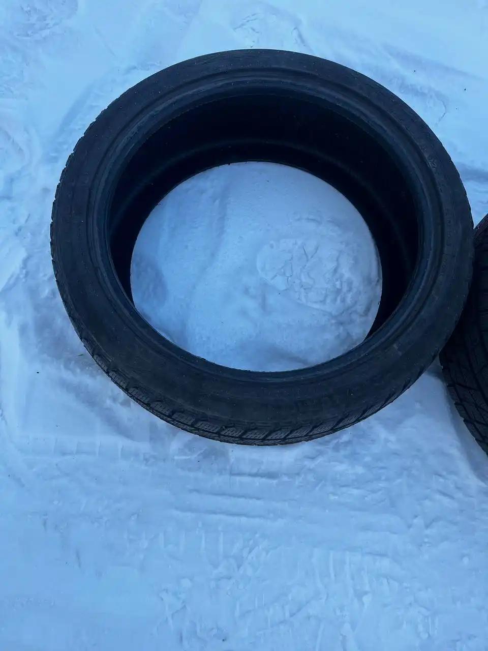 Продам зимнюю резину R18 225х40 - Шины и диски (Авто) в Иркутск