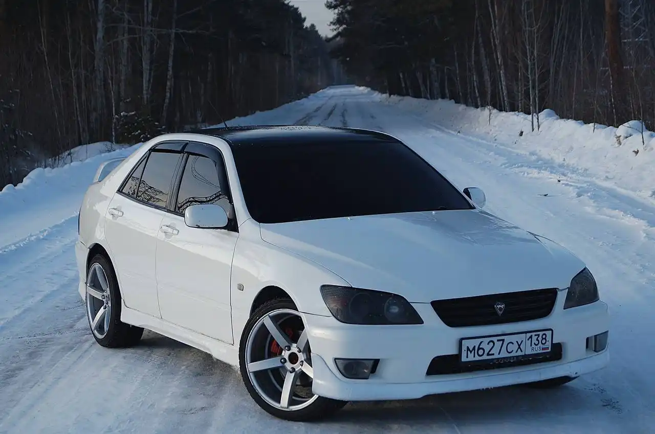 Toyota Altezza 1999 года выпуска - Авто в Ангарск