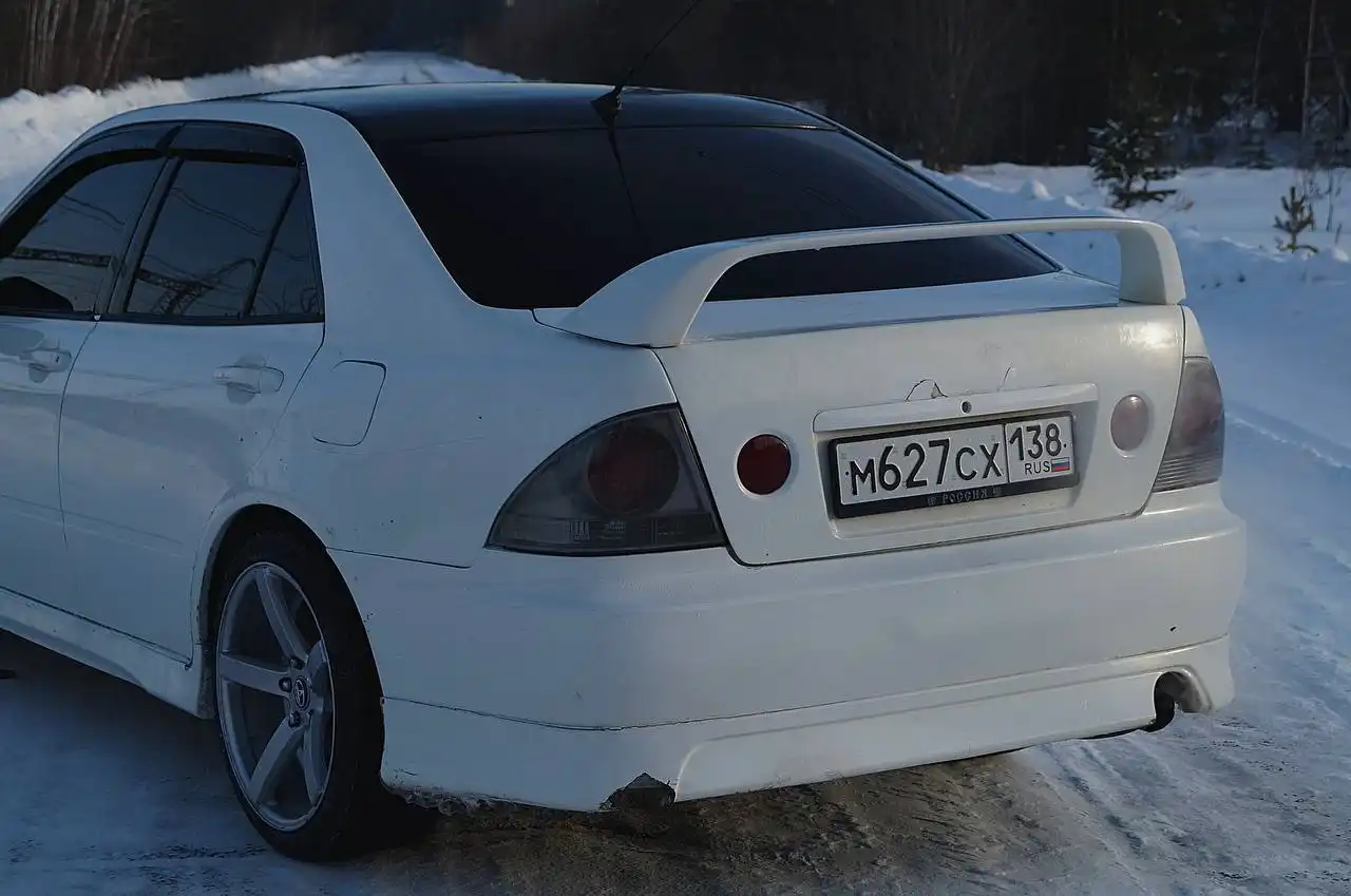 Toyota Altezza 1999 года выпуска - Авто в Ангарск