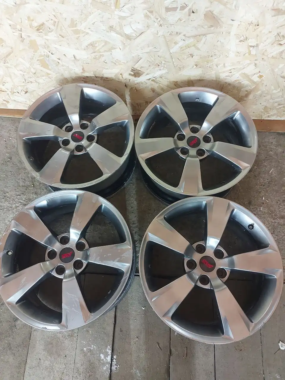 Продажа дисков и резины для автомобилей - Диски и шины (Запчасти) в Иркутск