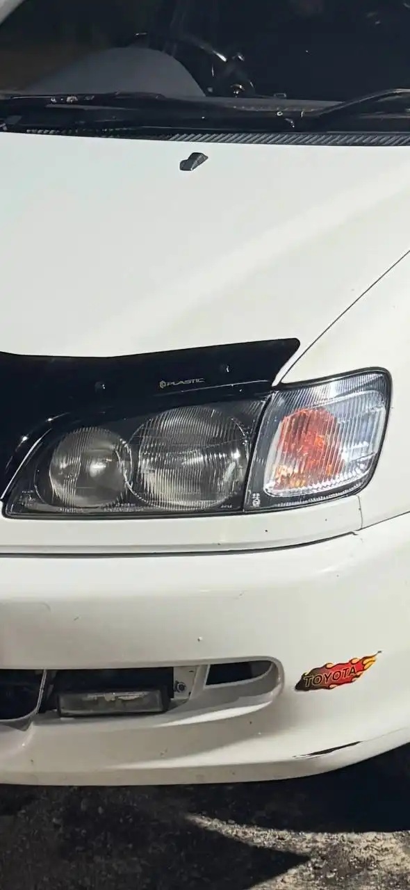 Комплект фар с поворотниками Toyota Ipsum 1 поколение - Фары и осветительные приборы (Запчасти) в Иркутск