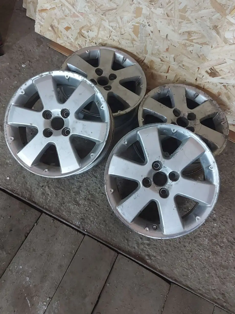 Продажа дисков и колес Subaru STI, Toyota и других - Запчасти (Авто) в Иркутск