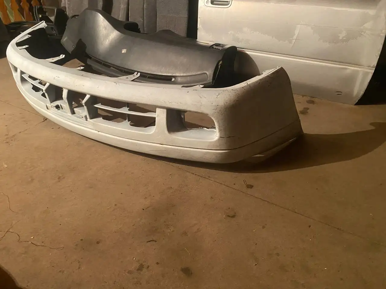 Передний бампер Toyota Corona Premio - Кузовные детали (Запчасти) в Иркутск