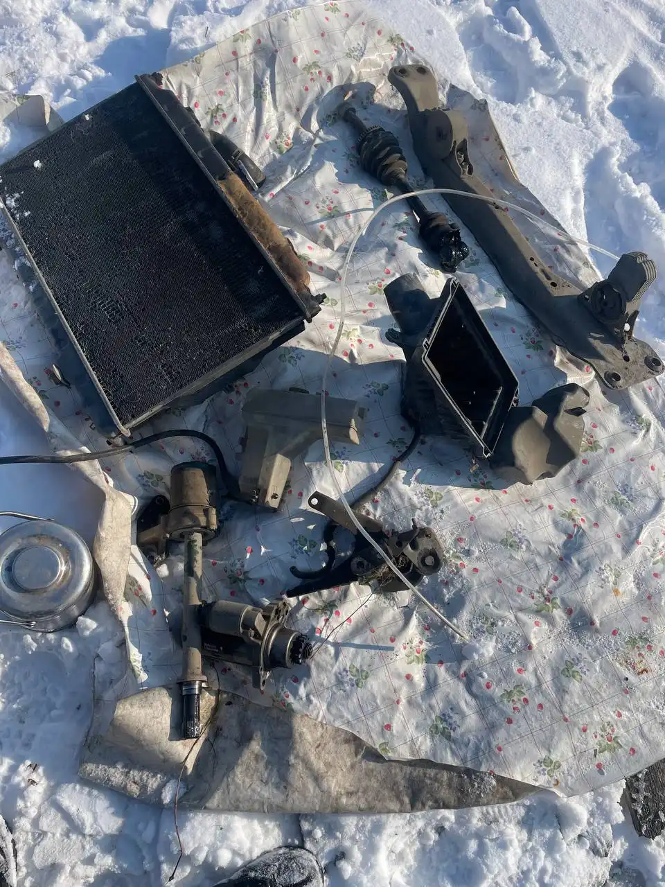 Продам запчасти на Ниссан YD22