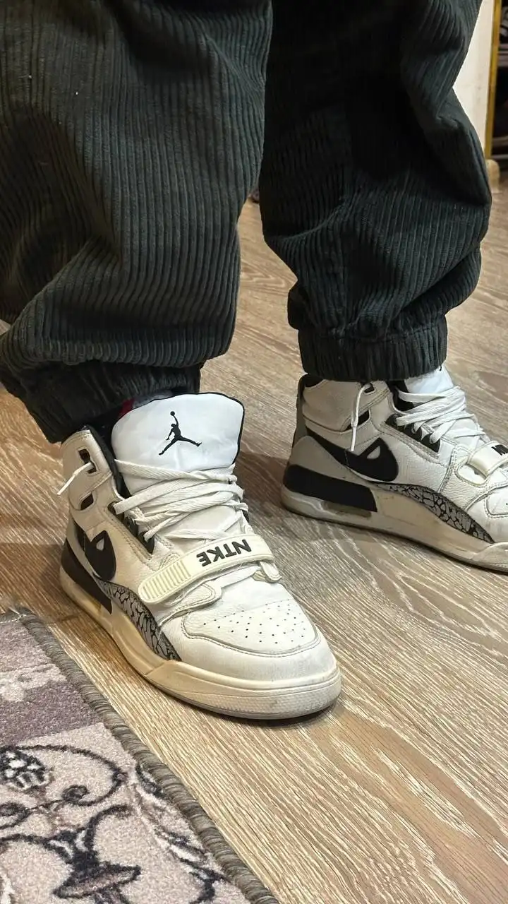 Кроссовки 41 размер, отличное состояние - Обувь (Одежда) в Хабаровск