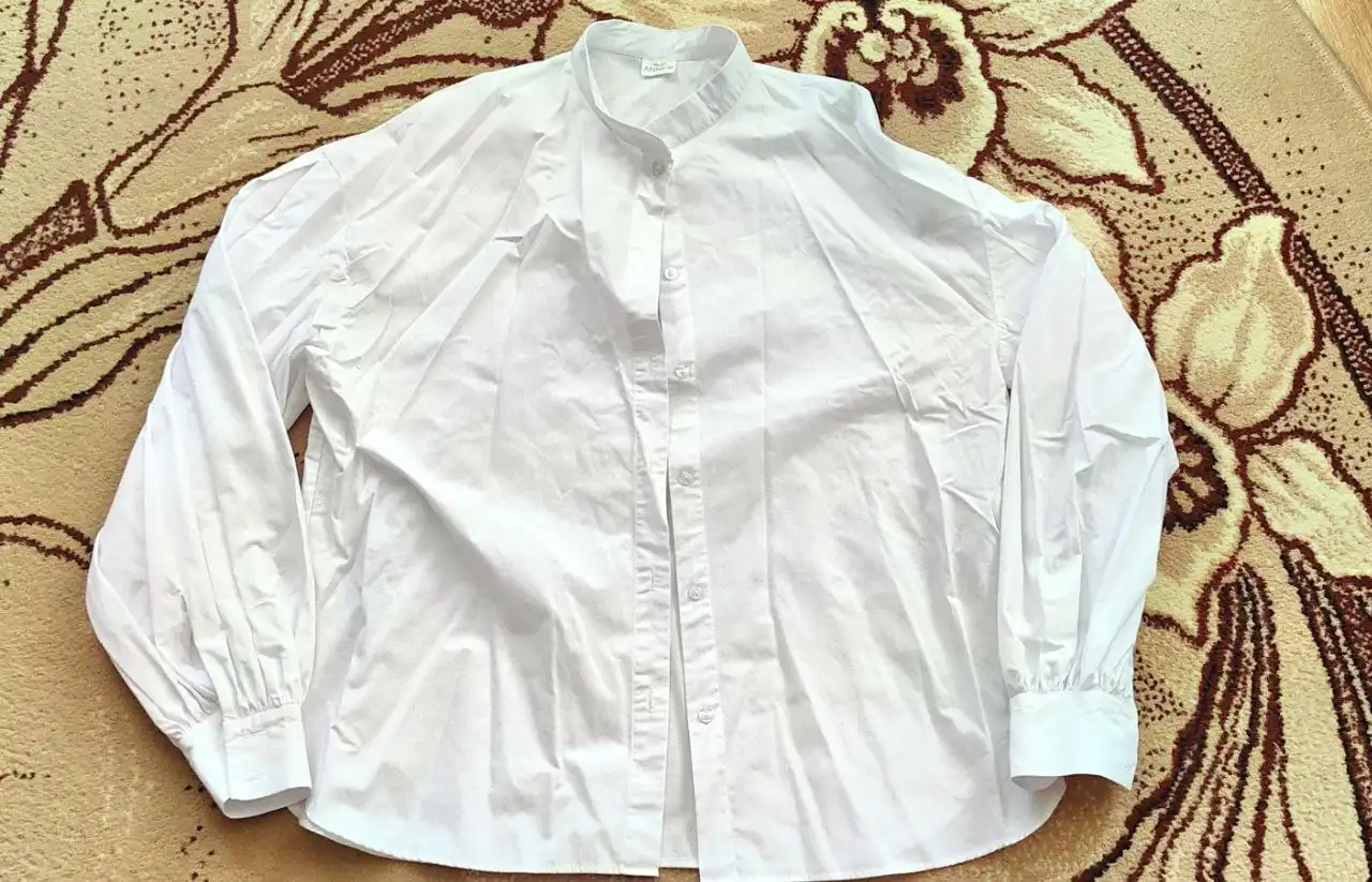Белые рубашки размер 44-46 - Рубашки (Одежда) в Хабаровск