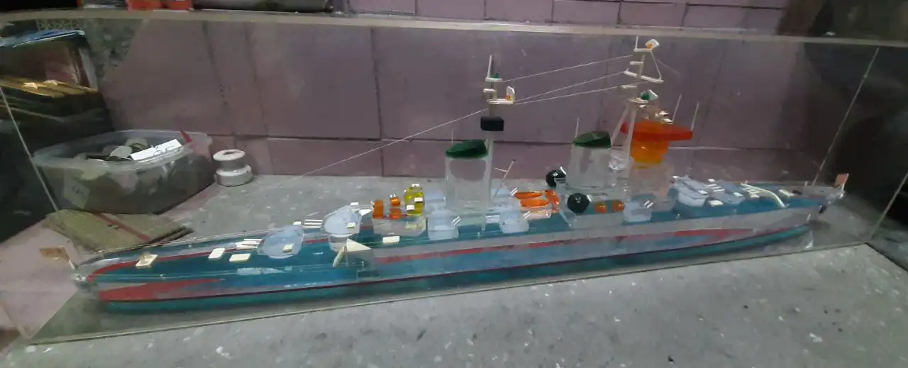 Макет крейсера Дмитрий Пожарский в футляре - Хобби и отдых в Владивосток