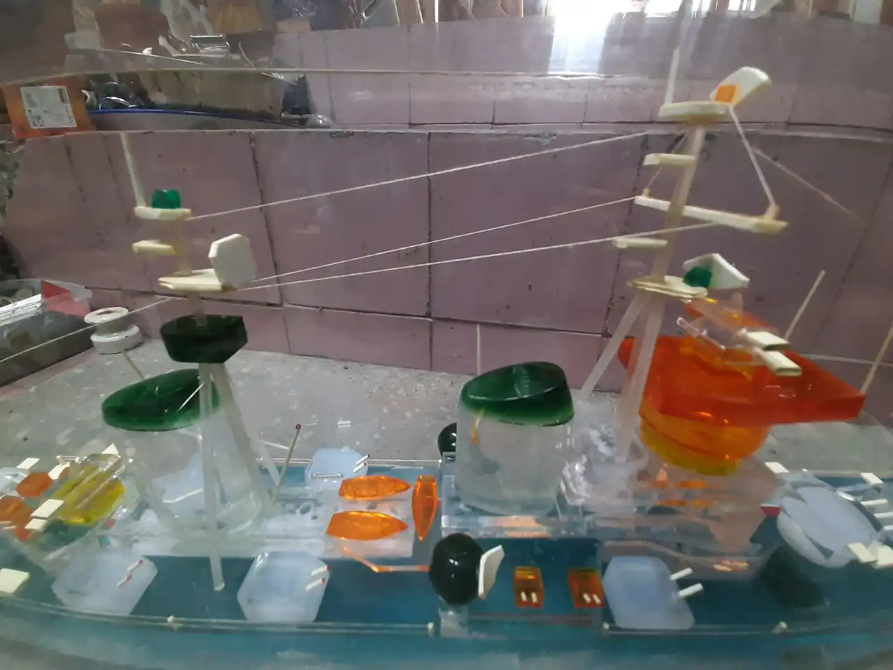 Макет крейсера Дмитрий Пожарский в футляре - Хобби и отдых в Владивосток