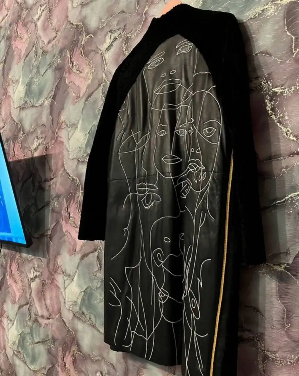 Женское пальто из натуральной кожи и мутона, размер 48 - Верхняя одежда (Одежда) в Хабаровск