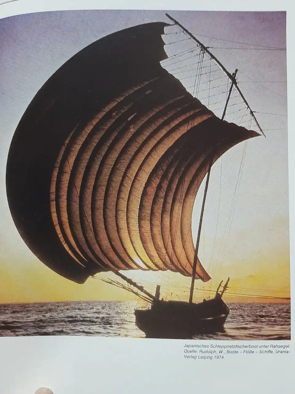 Книга про парусный флот с иллюстрациями - Книги (Хобби и отдых) в Владивосток