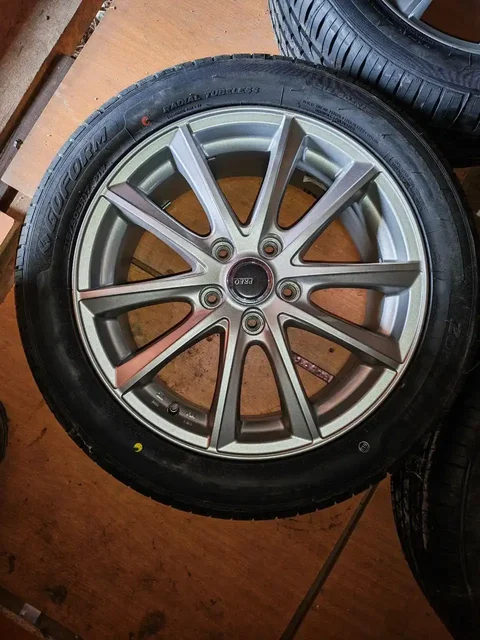 Продам комплект летней резины 215/50 R17 - Аудиосистемы в Хабаровск