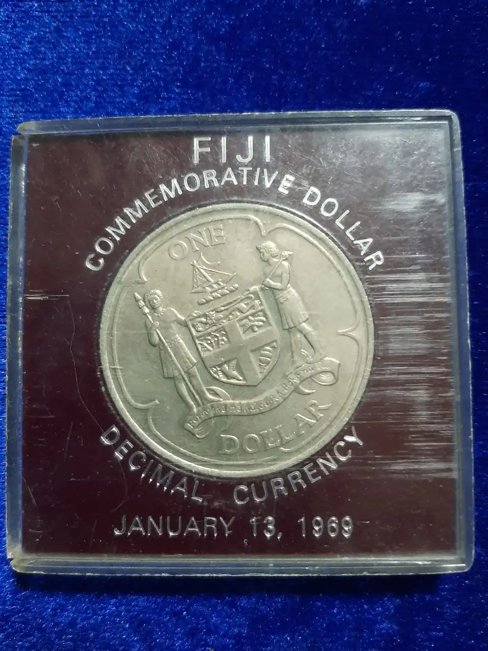 Монета 1 доллар Фиджи 1969 года с гербом и парусником - Нумизматика (Хобби и отдых) в Хабаровск