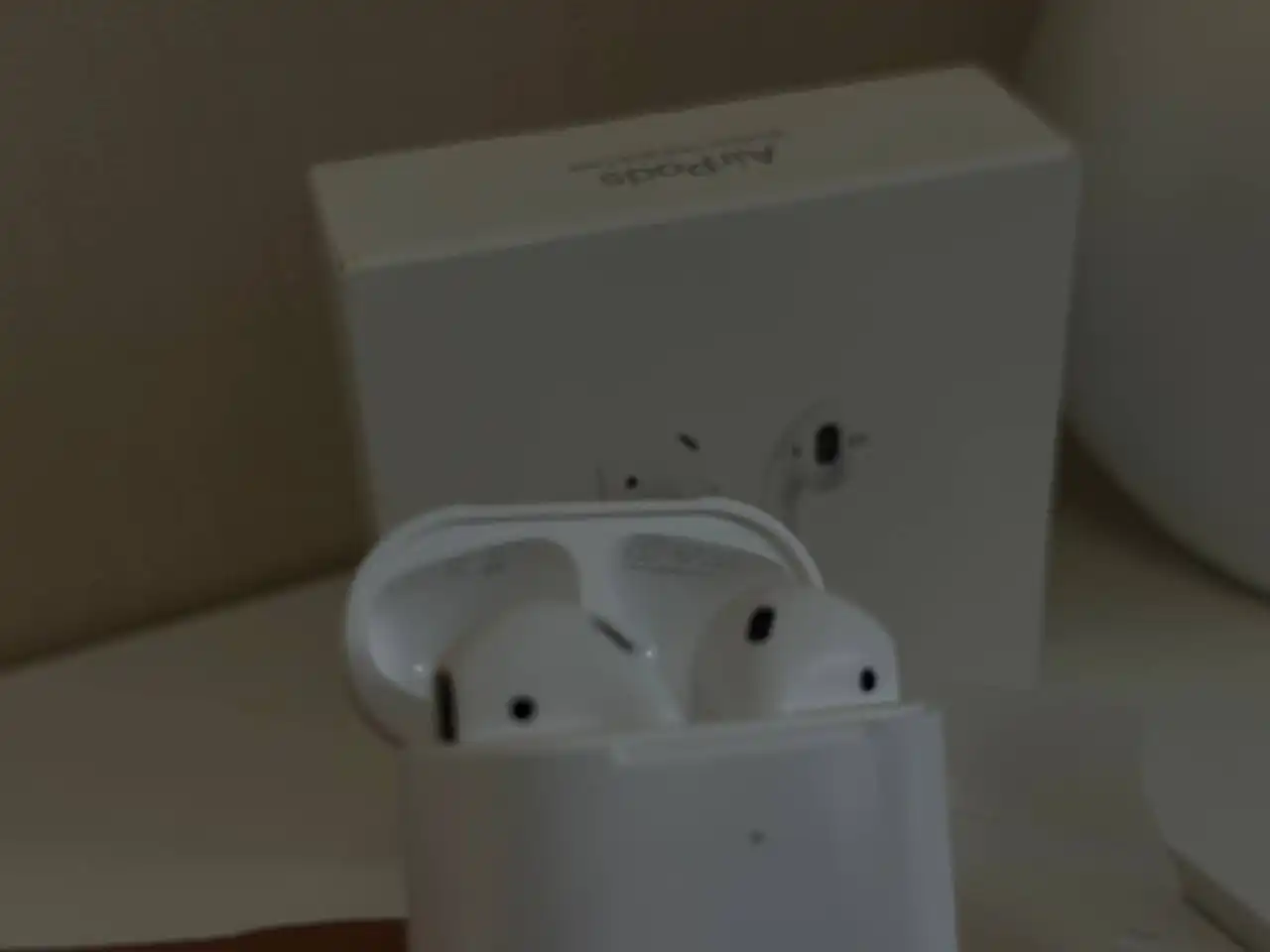 AirPods 2 реплика новые в наличии 20 штук - Наушники (Электроника) в Хабаровск