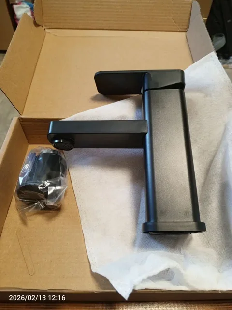 Продажа нового стильного смесителя в ванную - Для дома и дачи в Хабаровск