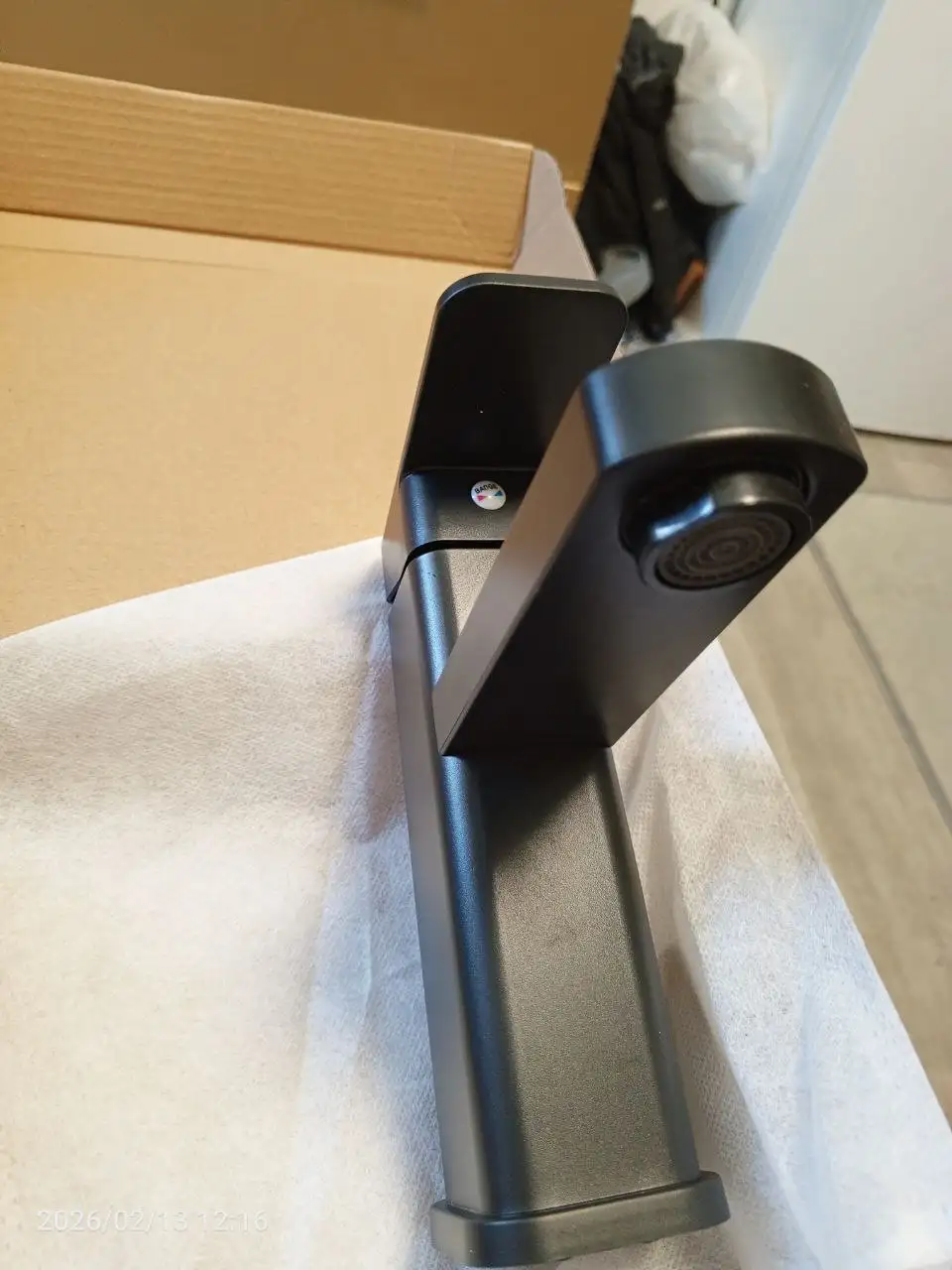 Продажа нового стильного смесителя в ванную - Сантехника (Для дома и дачи) в Хабаровск