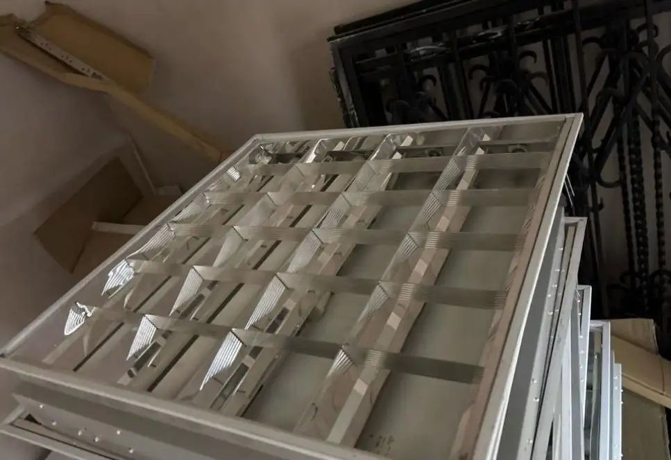 Светильники Армстронг б/у безвозмездно - Освещение (Для дома и дачи) в Хабаровск