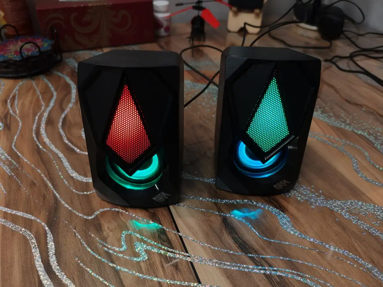 Компьютерные колонки в отличном состоянии - Аудиотехника (Электроника) в Хабаровск