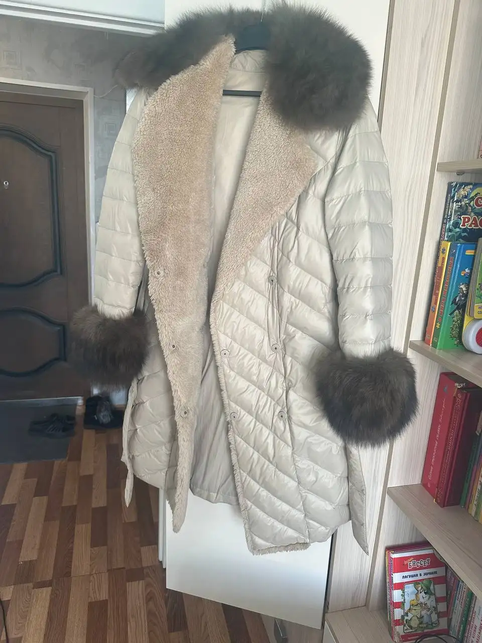 Облегченный пуховик 44 размера - Верхняя одежда (Одежда) в Хабаровск