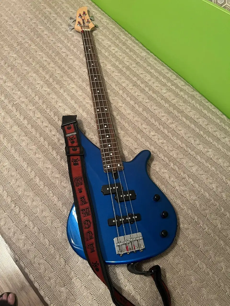 Бас-гитара Yamaha RBX б/у - Музыкальные инструменты (Хобби и отдых) в Хабаровск