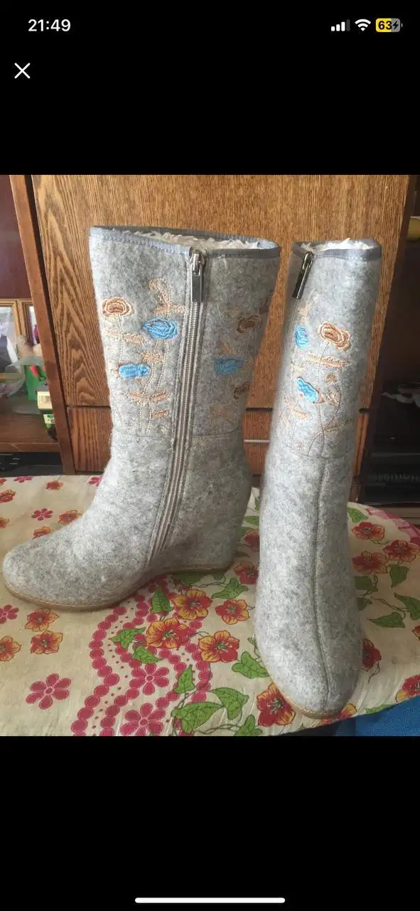 Тёплые почти новые женские сапоги 37 размер - Обувь (Одежда) в Хабаровск