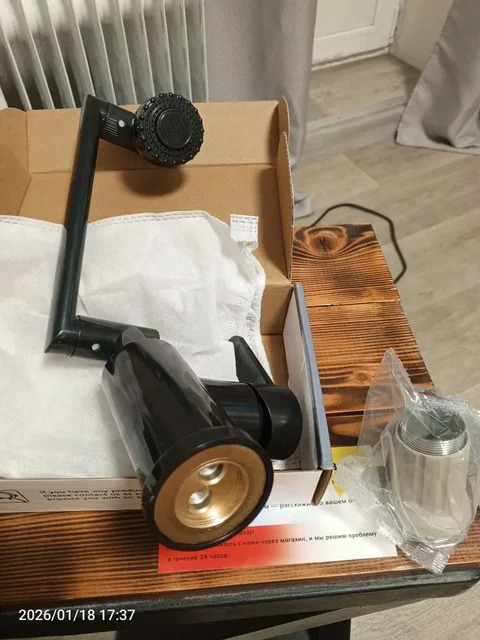 Продажа нового смесителя на кухню - Инструменты в Хабаровск