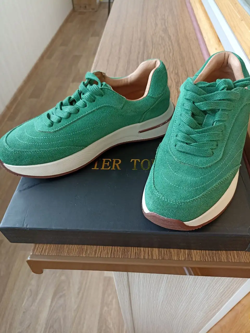 Продам натуральную замшу размер 36 - Обувь (Одежда) в Хабаровск