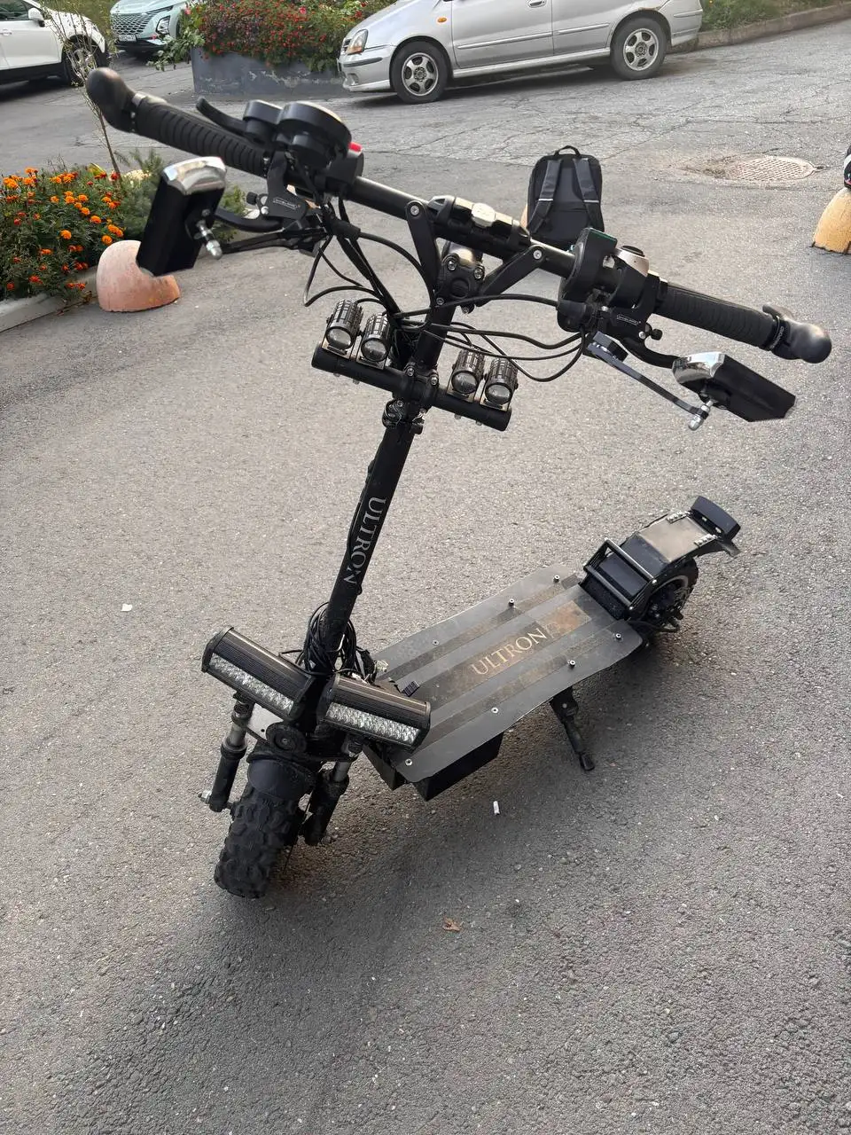 Продажа электросамоката Ultron T11 2022 года - Электросамокаты (Электроника) в Хабаровск