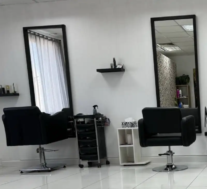 Продажа зеркала в деревянной раме - Мебель (Для дома и дачи) в Хабаровск