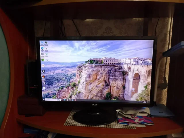 Продам персональный компьютер с монитором - Аксессуары для гаджетов в Хабаровск