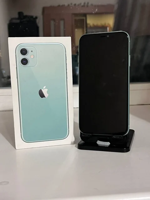 Продам iPhone 11 с повреждениями - Аксессуары для гаджетов в Хабаровск