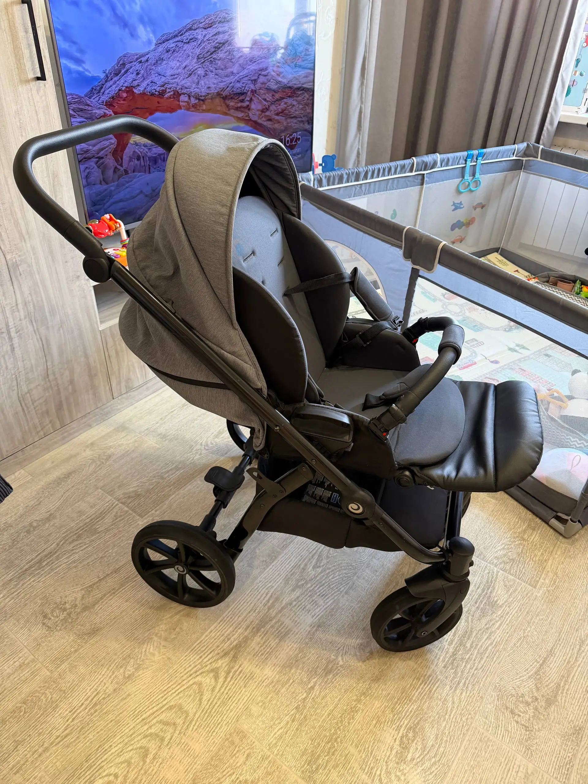 Продам коляску Tutis Leo 2 в 1 - Коляски (Товары для детей) в Хабаровск