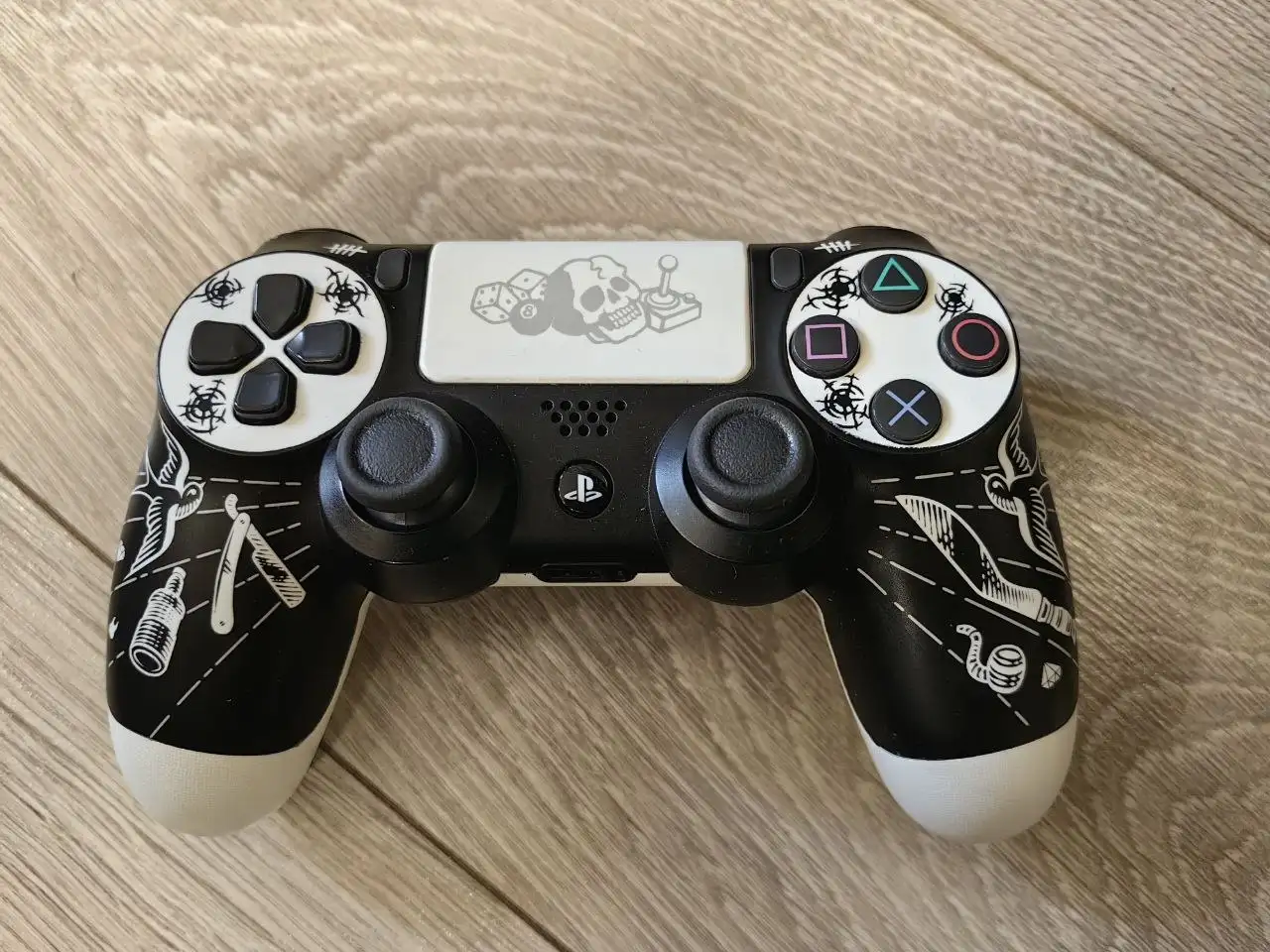 Лимитированный джойстик для PlayStation 4 - Игровые аксессуары (Электроника) в Хабаровск