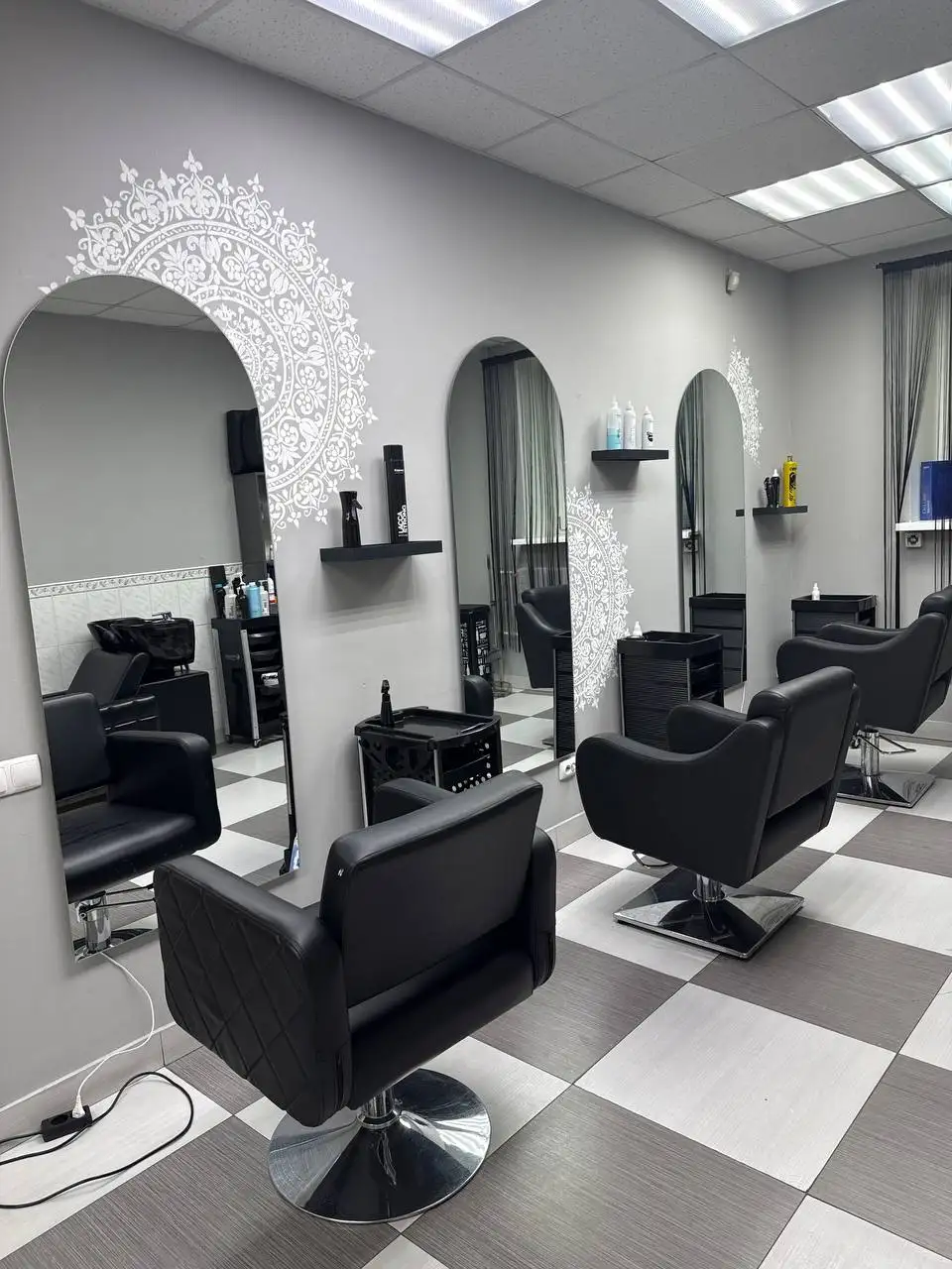 Совместная аренда парикмахерской для мастеров - Парикмахерские услуги (Услуги) в Хабаровск