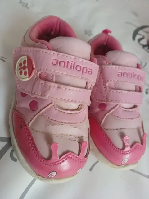 Отдам 2 пары за шоколадку Милка - Сумки в Хабаровск