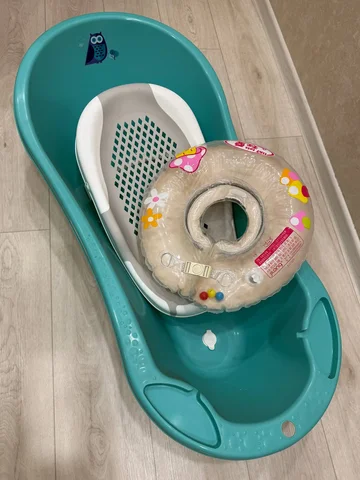 Продам детскую ванночку с аксессуарами - Товары для детей в Хабаровск