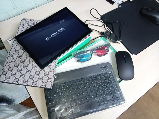 Планшет в идеальном состоянии с полным комплектом - Электроника в Хабаровск