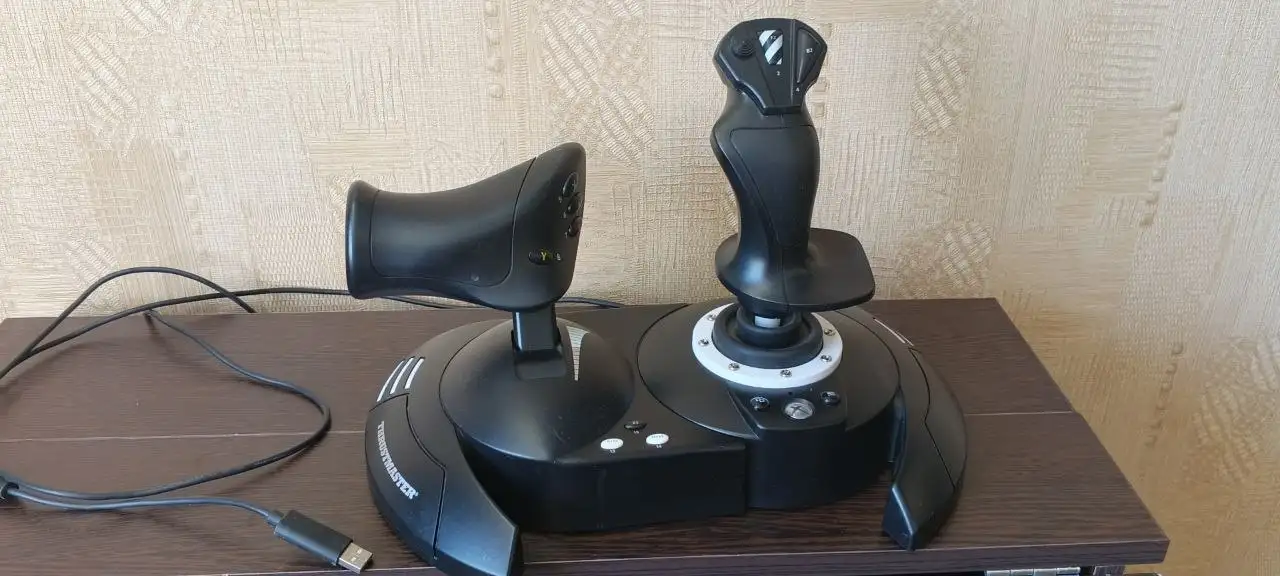 Авиаджойстик Thrustmaster T.Flight Hotas One - Игровые аксессуары (Хобби и отдых) в Хабаровск