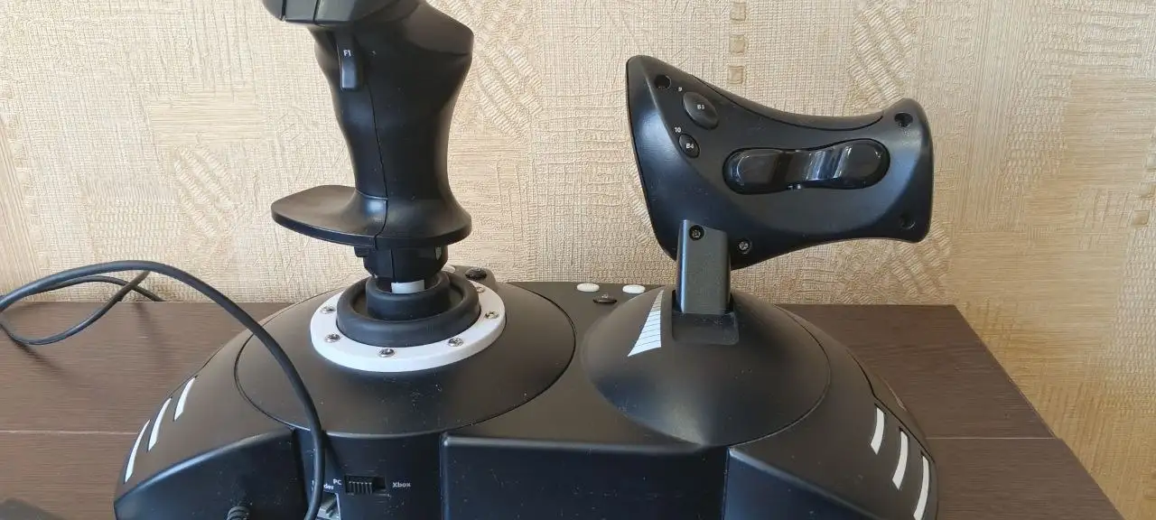 Авиаджойстик Thrustmaster T.Flight Hotas One - Игровые аксессуары (Хобби и отдых) в Хабаровск