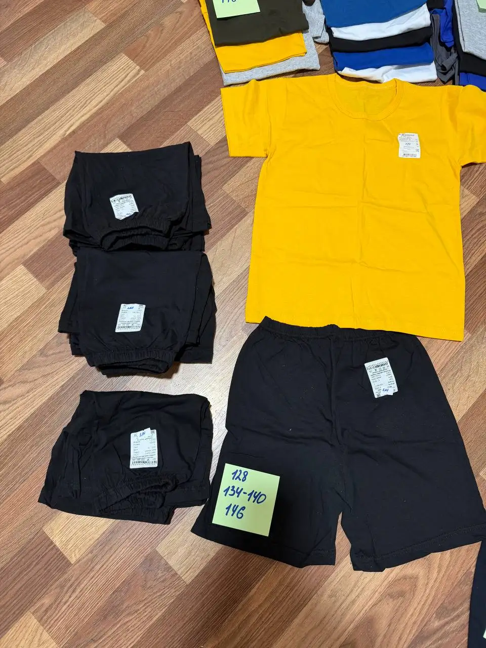 Продажа новой одежды: шорты, футболки, штаны - Мужская одежда (Одежда) в Хабаровск