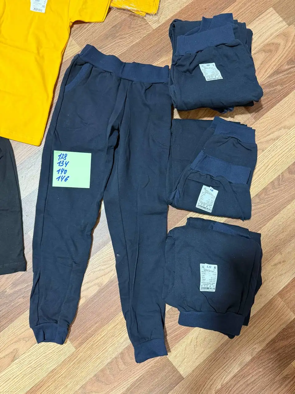 Продажа новой одежды: шорты, футболки, штаны - Мужская одежда (Одежда) в Хабаровск