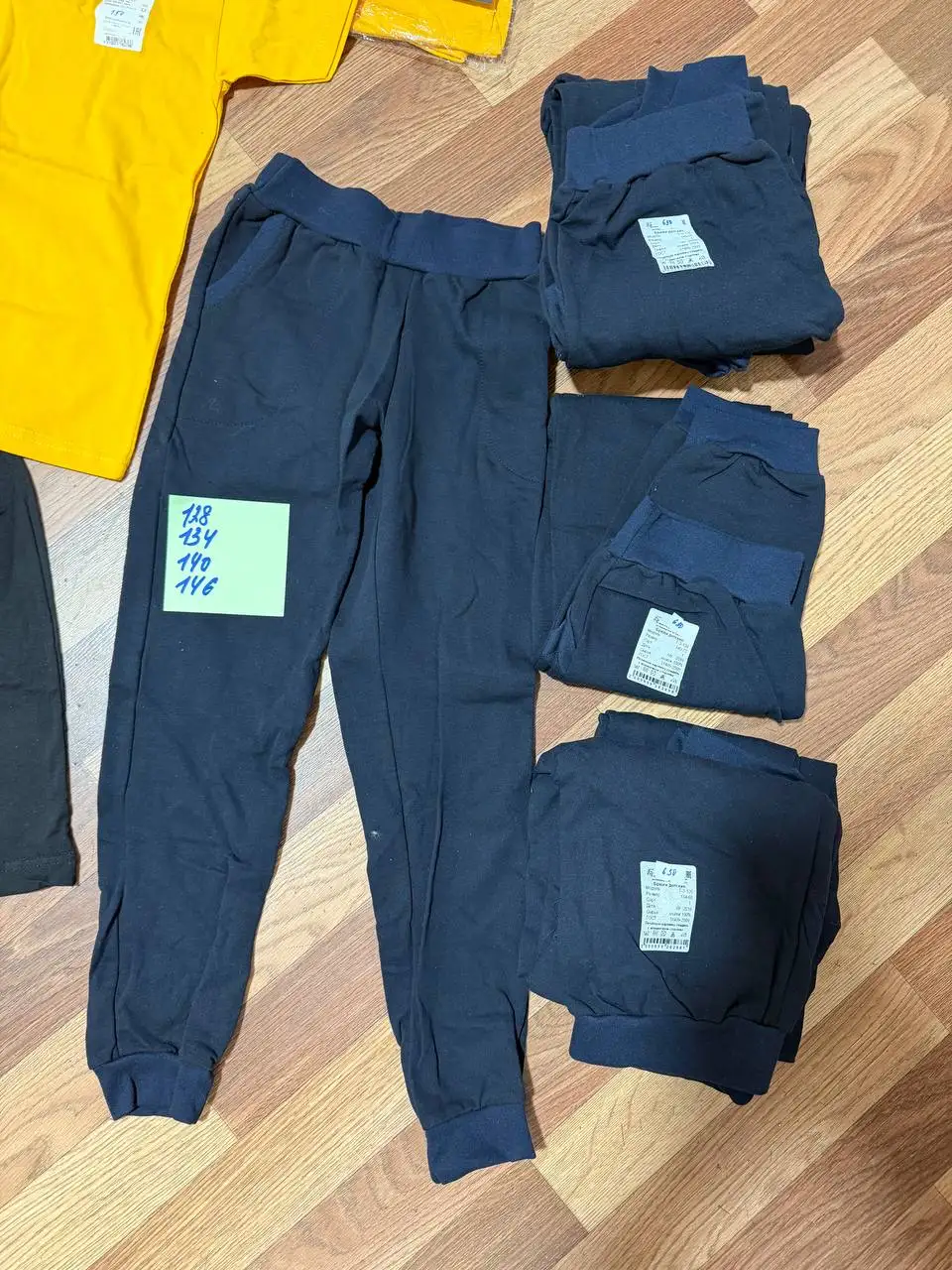 Продажа новой одежды: шорты, футболки, штаны - Мужская одежда (Одежда) в Хабаровск