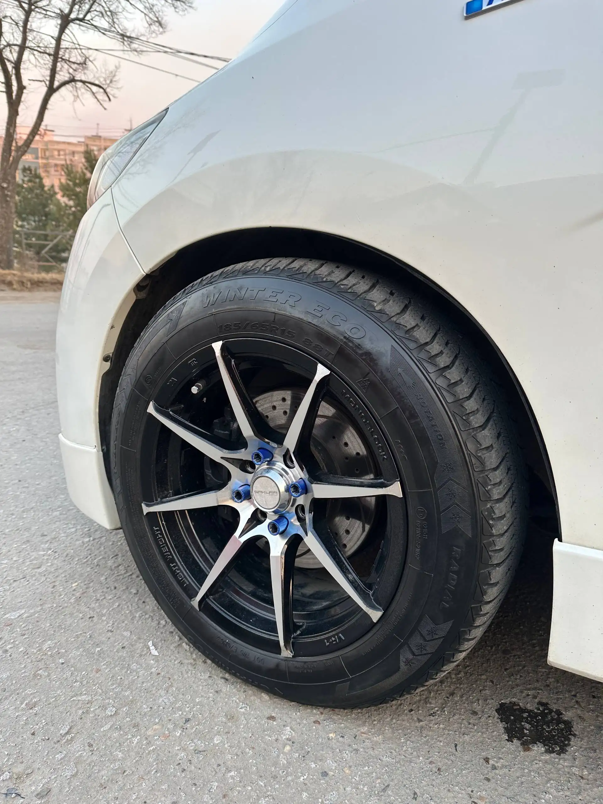 Продам колеса R15 с зимней резиной - Колеса и диски (Запчасти) в Хабаровск