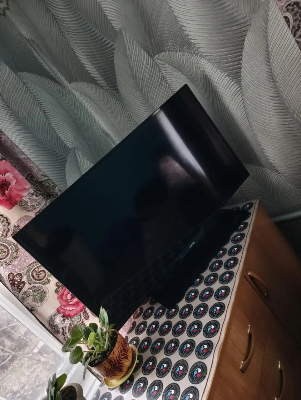 Продам телевизор PHILIPS 40 дюймов - Телевизоры (Электроника) в Хабаровск