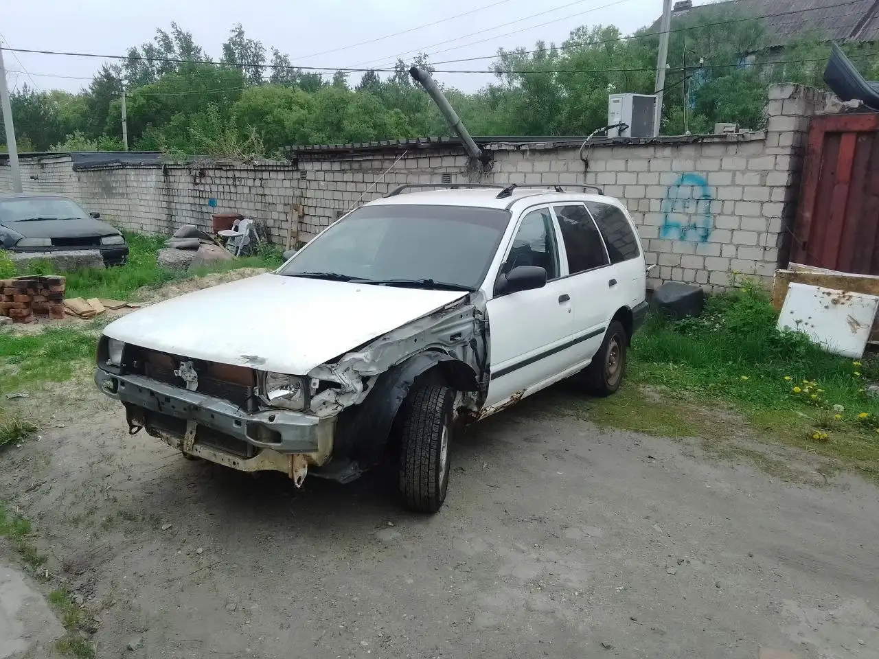 Ниссан Ад 1999 в неисправном состоянии - Легковые автомобили (Авто) в Хабаровск