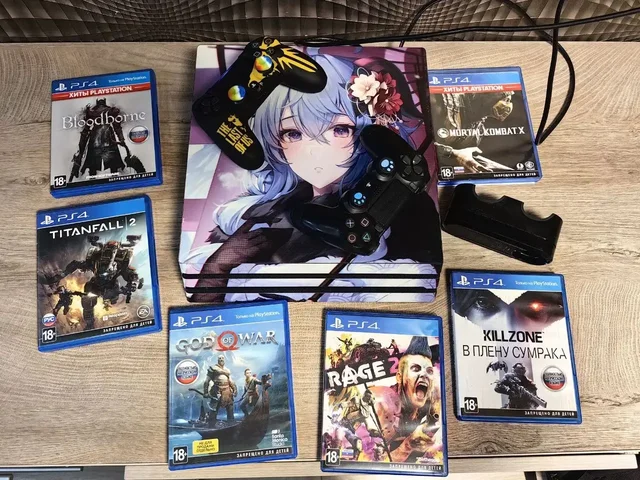 Sony PlayStation 4 PRO с дисками и док-станцией - Светильники в Хабаровск