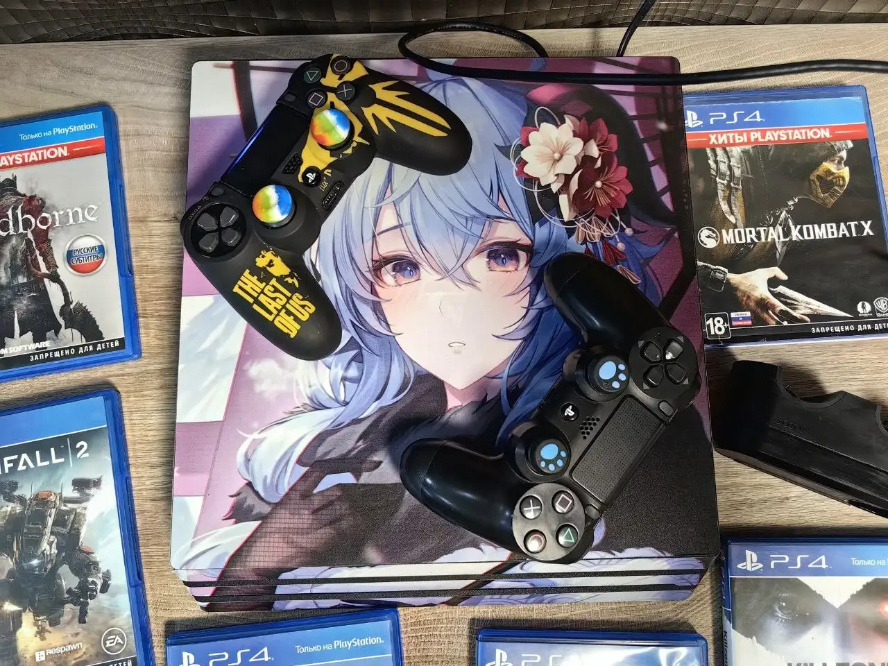 Sony PlayStation 4 PRO с дисками и док-станцией - Игры и приставки (Электроника) в Хабаровск